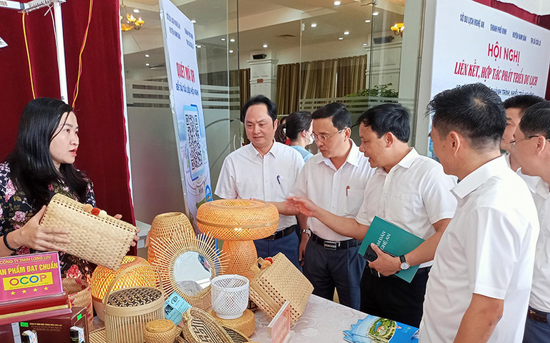 Giới thiệu sản phẩm mây tre đan xuất khẩu cao cấp ở thành phố Vinh, Nghệ An. Nâng giá trị vùng nguyên liệu tre, luồng Bắc Trung Bộ -0