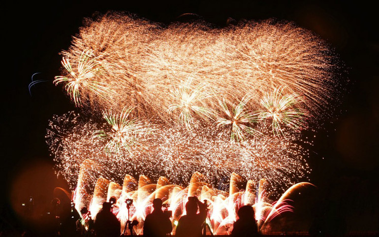 Nhiều điểm hút khách đón năm mới trên thế giới đóng cửa -0