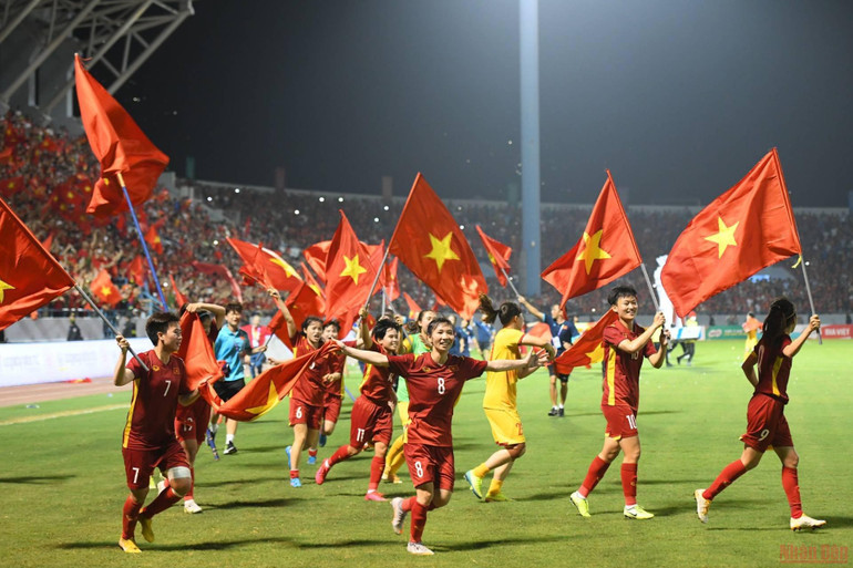 (Ảnh: THÀNH ĐẠT) Đội tuyển bóng đá nữ Việt Nam xuất sắc giành Huy chương Vàng SEA Games 31 -0