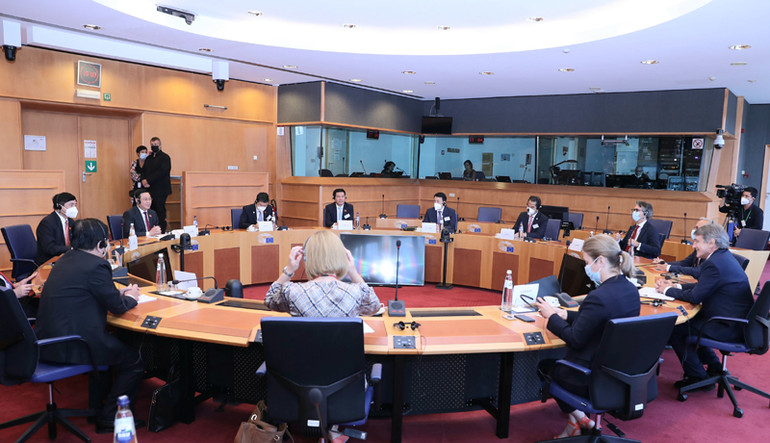 Hợp tác liên khu vực và toàn cầu để bảo vệ các thành quả phát triển kinh tế, xã hội -0