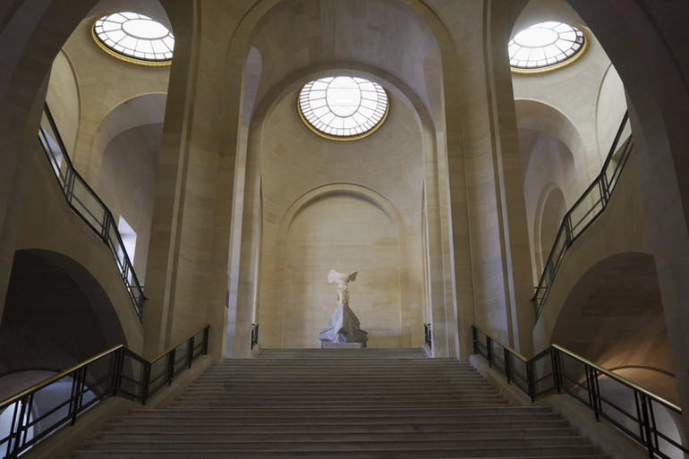 Bảo tàng Louvre tận dụng “thời cơ vàng” đóng cửa vì Covid-19 -0