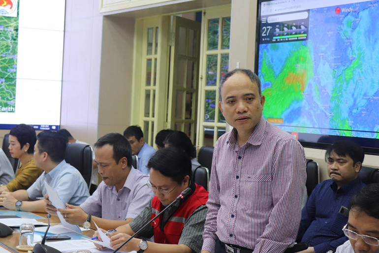 Họp bàn phương án giữ an toàn hồ chứa sau động đất Sơn La -0