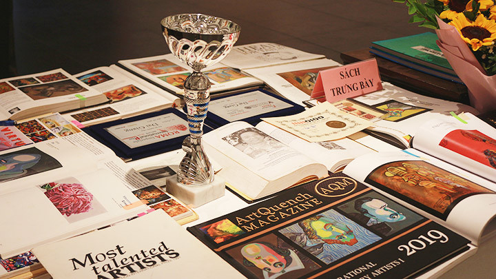 Mang chất dân tộc “đi để trở về” -0