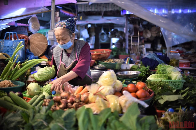 Giá rau xanh tại Hà Nội chưa thể giảm trong nhiều ngày tới -0