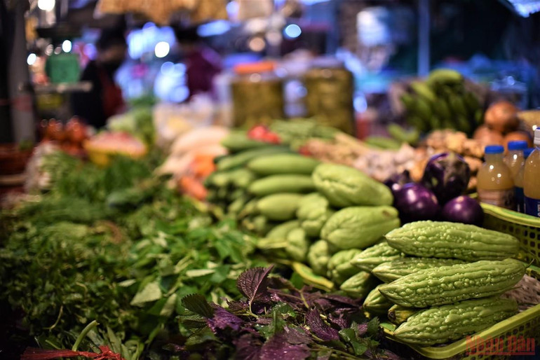 Giá rau xanh tại Hà Nội chưa thể giảm trong nhiều ngày tới -0