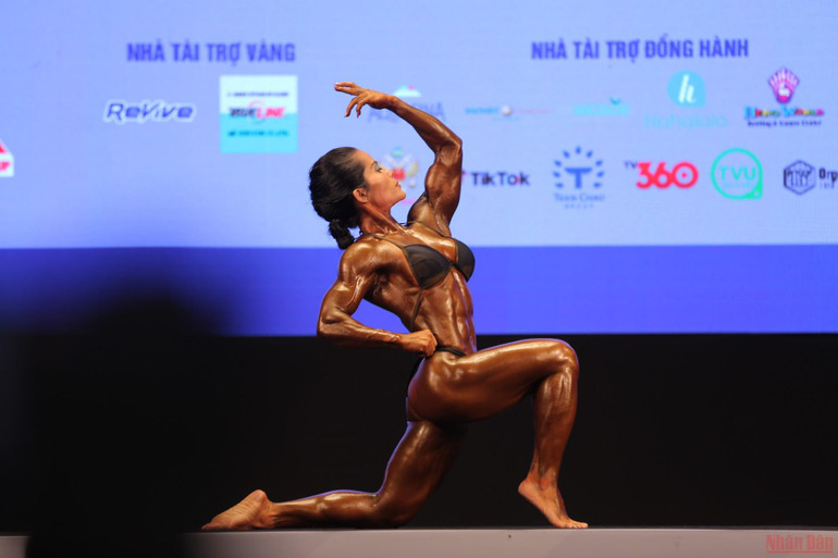 Đây cũng là kỳ SEA Games đầu tiên của cô. Trước thềm giải đấu, Kim Loan đã có sự chuẩn bị rất kĩ về cả tâm lý, tập luyện lẫn việc tuân thủ chặt chẽ chế độ ăn uống khoa học. Ngắm cơ bắp như tạc tượng của nữ lực sĩ vô địch SEA Games 31 -1