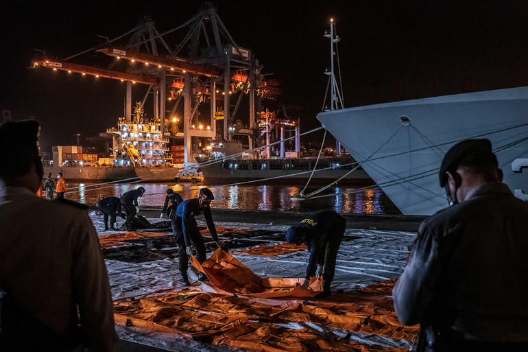 12 tháng đầy biến động của năm 2021 -0