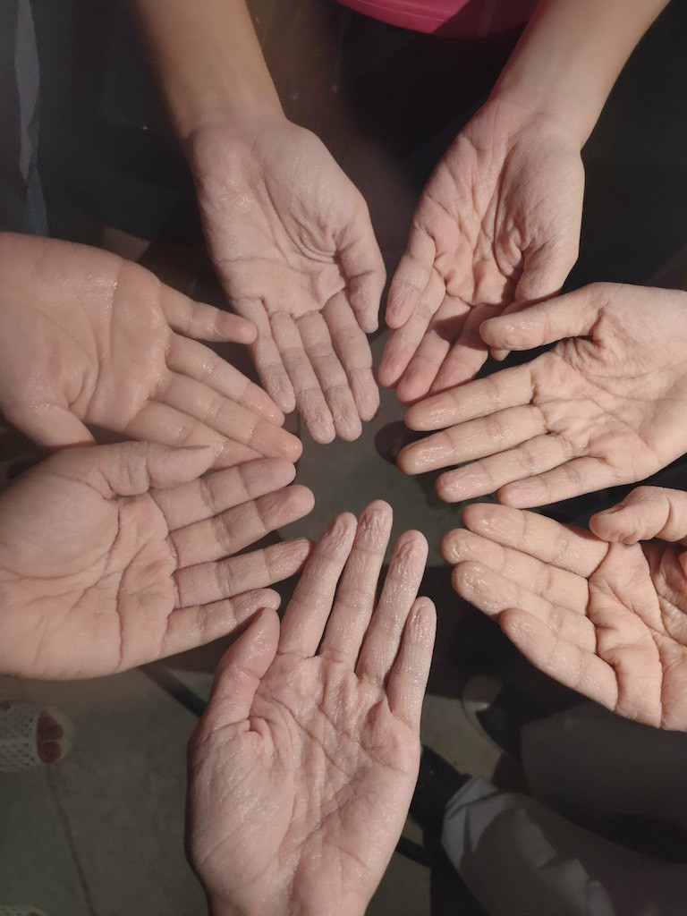 Nắng nóng không làm khó được tinh thần các chiến sĩ áo trắng -0