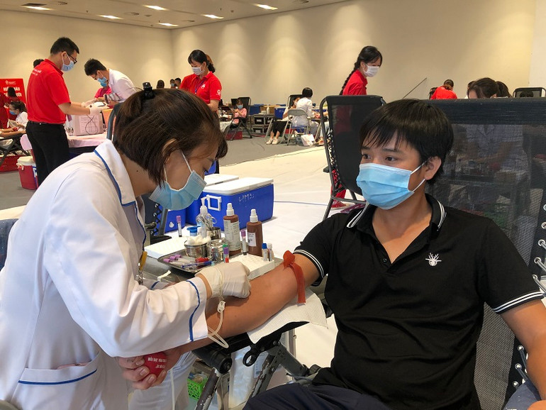 Người truyền cảm hứng “cho đi giọt máu hồng” -0