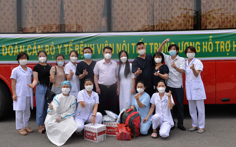 Bệnh viện Nội tiết Trung ương tiếp tục lên đường hỗ trợ TP Hồ Chí Minh chống dịch -0