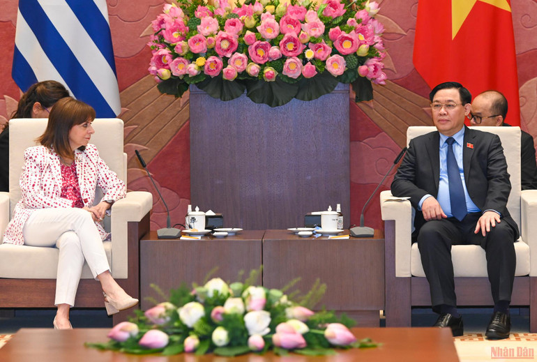 Chủ tịch Quốc hội Vương Đình Huệ tiếp Tổng thống Hy Lạp Katerina Sakellaropoulou -0