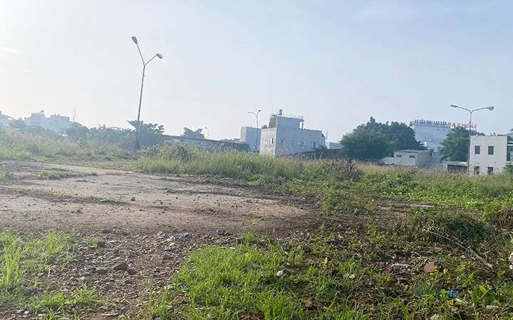 Hai lần đấu thầu, đấu giá 