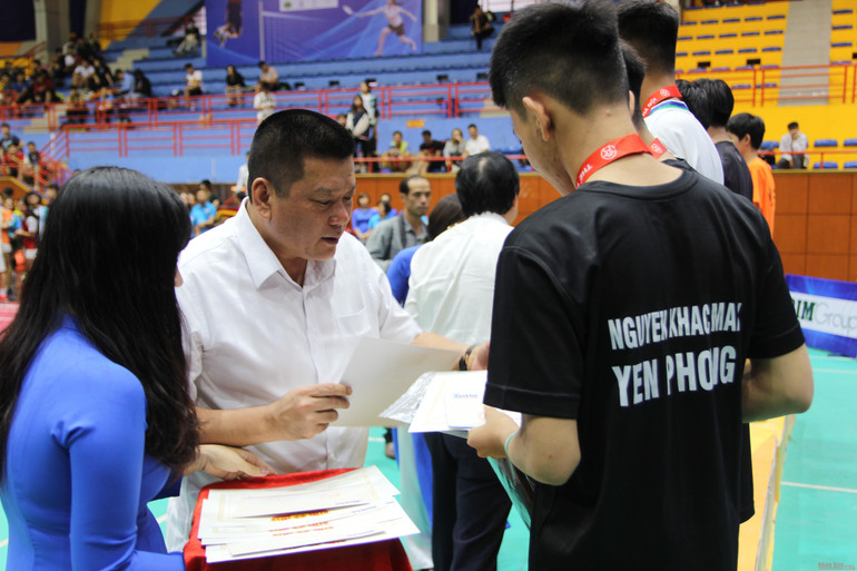 Bế mạc Giải cầu lông Học sinh - Sinh viên TP Hà Nội -0