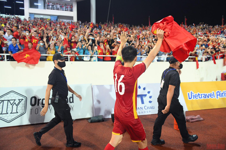 Khoảnh khắc tuyệt vời tại lễ trao Huy chương Vàng bóng đá nam SEA Games 31 -0