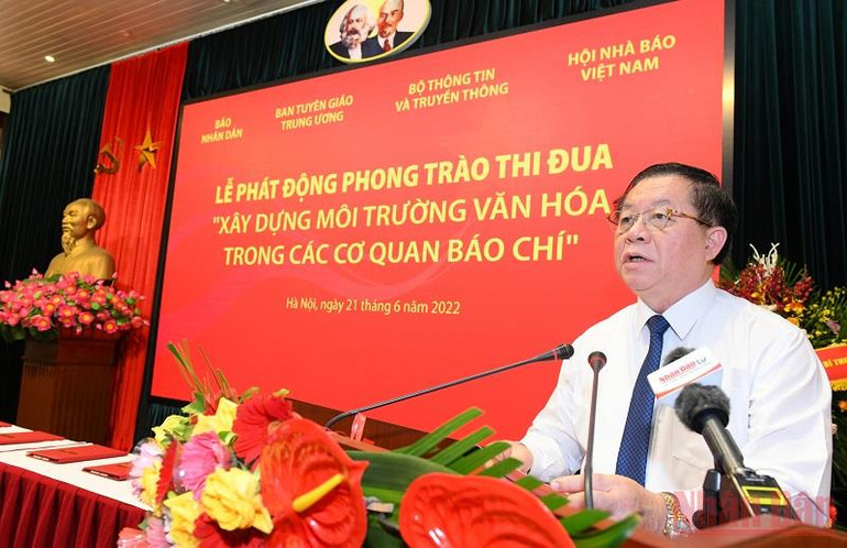 Đồng chí Nguyễn Trọng Nghĩa, Bí thư Trung ương Đảng, Trưởng Ban Tuyên giáo Trung ương phát biểu tại buổi lễ. Phát động phong trào thi đua “Xây dựng môi trường văn hóa trong các cơ quan báo chí” -0