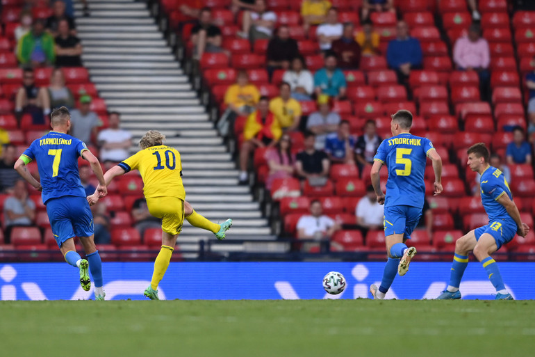 Bàn thắng “vàng” phút 120 đưa Ukraine vào tứ kết Euro 2020 -0