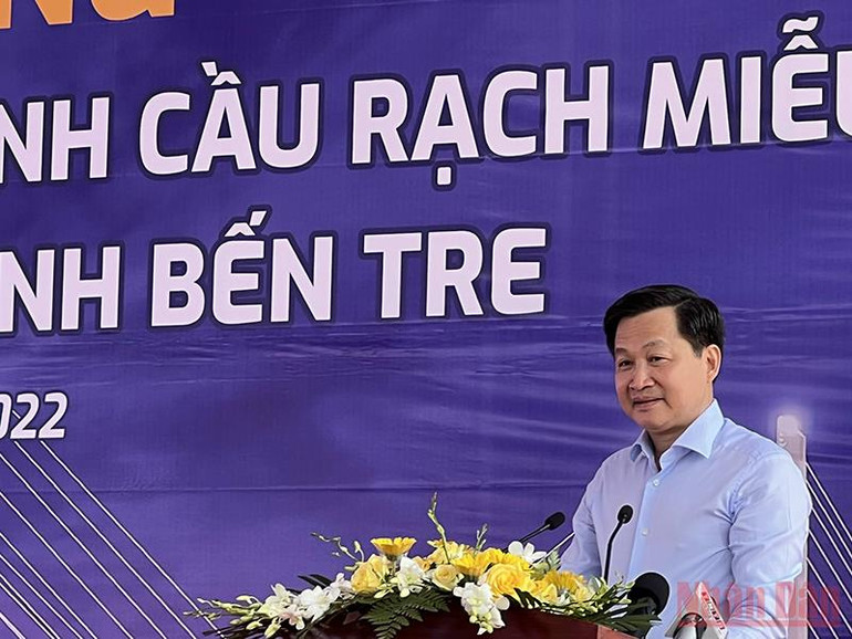 Đồng chí Lê Minh Khái, Bí thư Trung ương Đảng, Phó Thủ tướng Chính phủ phát biểu tại buổi lễ. Khởi công xây dựng cầu Rạch Miễu 2 -0