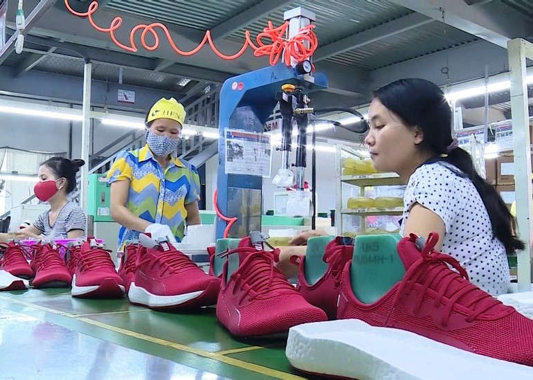 Người lao động làm việc tại Công ty giày Delta. Huy động các nguồn lực cho đầu tư phát triển ở Thanh Hóa -0