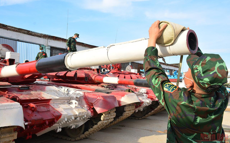 Cận cảnh 4 chiếc xe tăng màu đỏ của đội tuyển Việt Nam tại Army Games 2021 -2