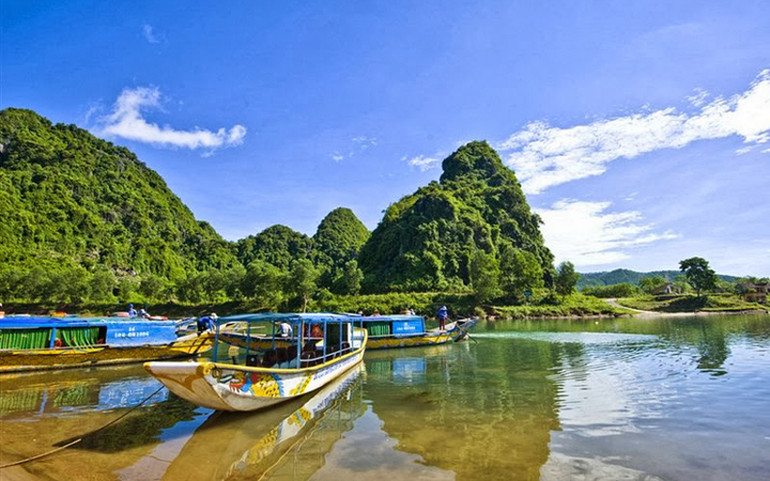 Vườn quốc gia Phong Nha Kẻ Bàng là một địa điểm lý tưởng cho những người muốn có trải nghiệm ăn chay vì môi trường trong những ngày đầu năm mới (Ảnh: phongnhaexplorer) Gợi ý du lịch cho người ăn chay trong tháng Giêng -0