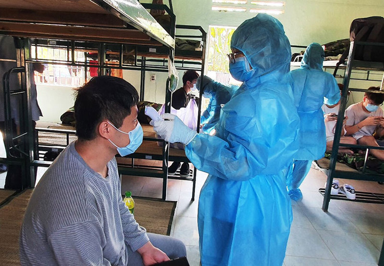 Đà Nẵng tiếp nhận, cách ly 280 công dân về từ Romania và Ba Lan -0