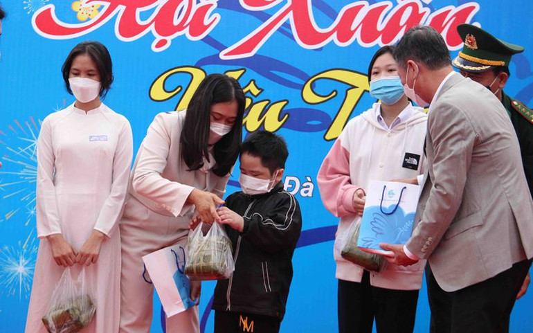 Rộn ràng “Hội Xuân yêu thương” -0