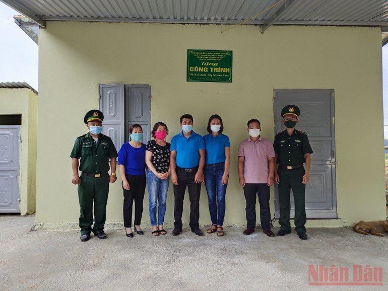 Xây dựng “Bếp ăn yêu thương” cho trẻ em nghèo biên giới -0