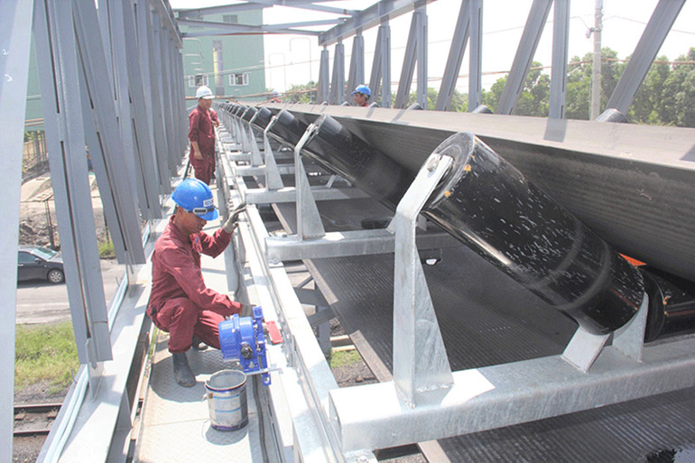 Ngành than vượt khó, duy trì sản xuất hiệu quả -0