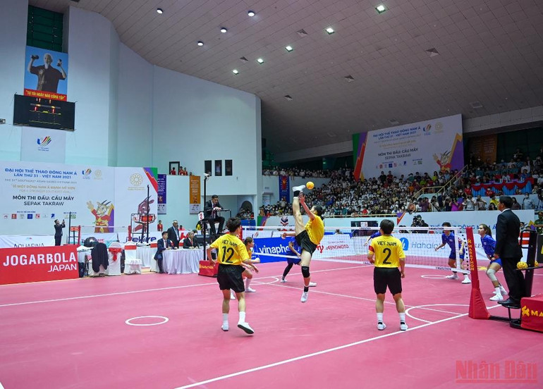 Người hâm mộ phấn khích với màn trình diễn của cầu mây nữ Việt Nam -0