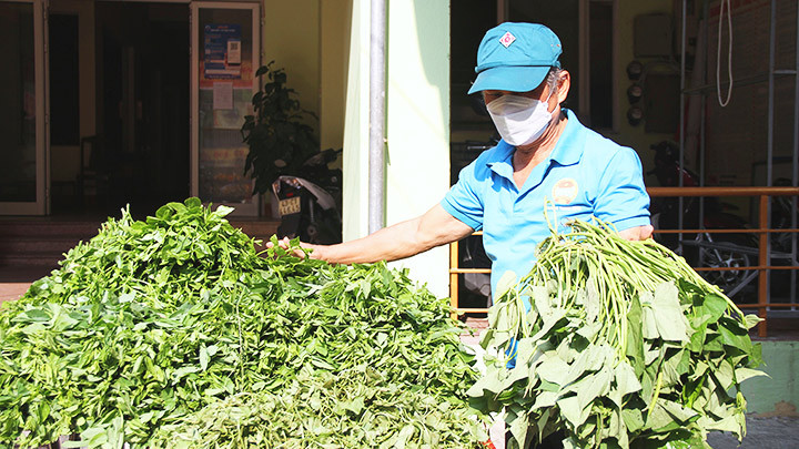 “Chợ 0 đồng” cho sinh viên -0