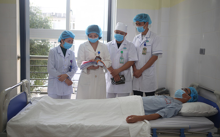 Bệnh viện đa khoa tỉnh Thanh Hóa đón danh hiệu Anh hùng Lao động -0