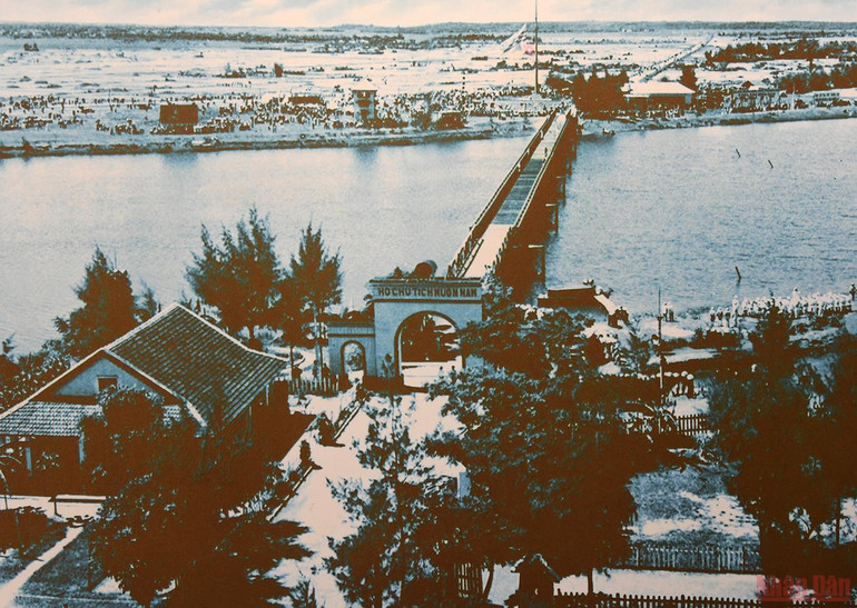 Toàn cảnh đôi bờ Hiền Lương - Bến Hải năm 1964. (Ảnh:Tư liệu Bảo tàng đôi bờ Hiền Lương-Bến Hải) 50 Giải phóng Quảng Trị: Nghe Hiền Lương kể chuyện -0
