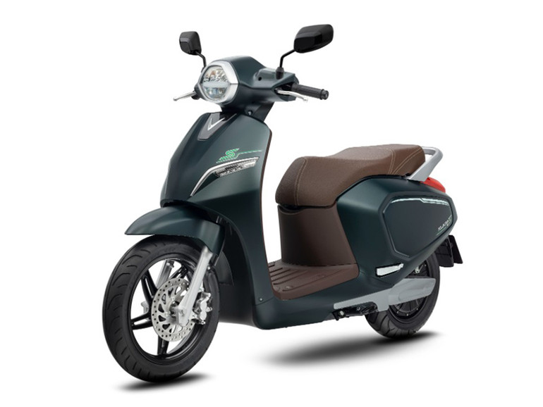Mẫu xe Klara S Vinfast ra mắt 5 mẫu xe máy điện có khả năng di chuyển gần 200 km/lần sạc -0