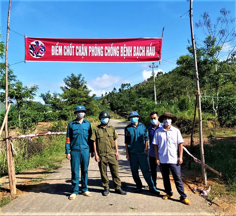 Một chốt chặn phòng, chống dịch bạch hầu ở xã Cư Pui, huyện Krông Bông. Dịch bạch hầu vẫn diễn biến phức tạp ở Đắk Lắk -0