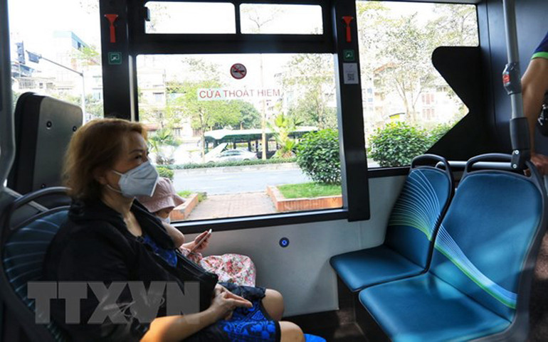 Hình ảnh các tuyến xe buýt điện ở Hà Nội vận hành ổn định -0