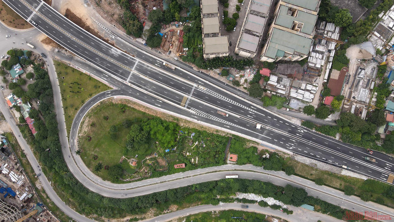 Cận cảnh cầu cạn Mai Dịch - Nam Thăng Long -0