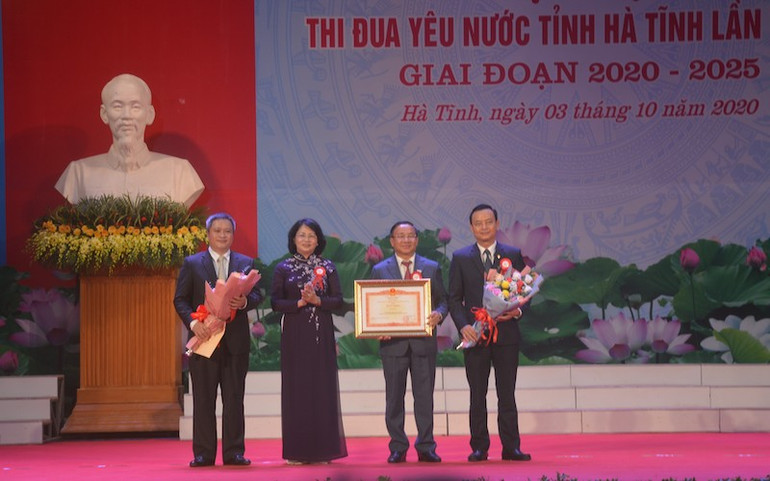 Hà Tĩnh vinh danh 301 điển hình tiên tiến trong phong trào thi đua yêu nước lần thứ VII -0