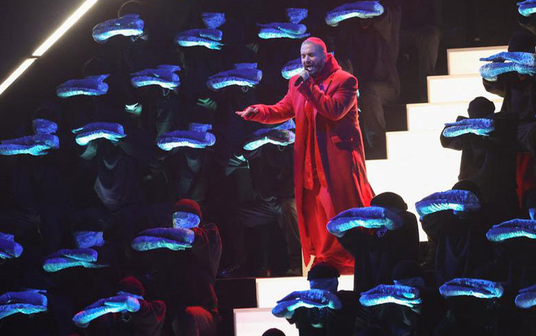 Jbalvin trình diễn "In Da Getto". Những hình ảnh tưng bừng tại lễ trao giải Grammy 2022 -4