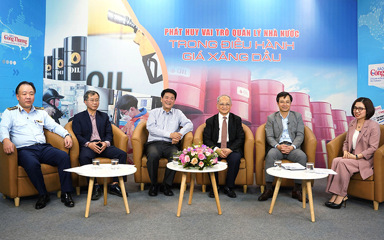 Quang cảnh tọa đàm Phát huy vai trò quản lý Nhà nước trong điều hành giá xăng dầu do Bộ Công thương tổ chức. Lời giải nào để ổn định thị trường xăng dầu ? -0