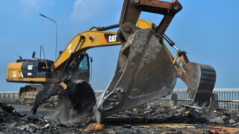 Cận cảnh “đại công trường” sửa chữa, nâng cấp mặt cầu Thăng Long -0