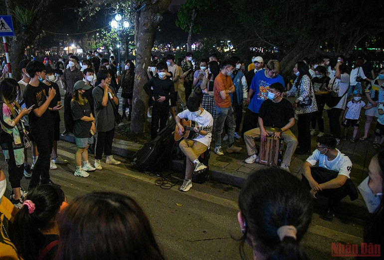 Giờ Trái Đất năm 2022: Tắt đèn - cùng hành động, 'bật sáng' tương lai -0