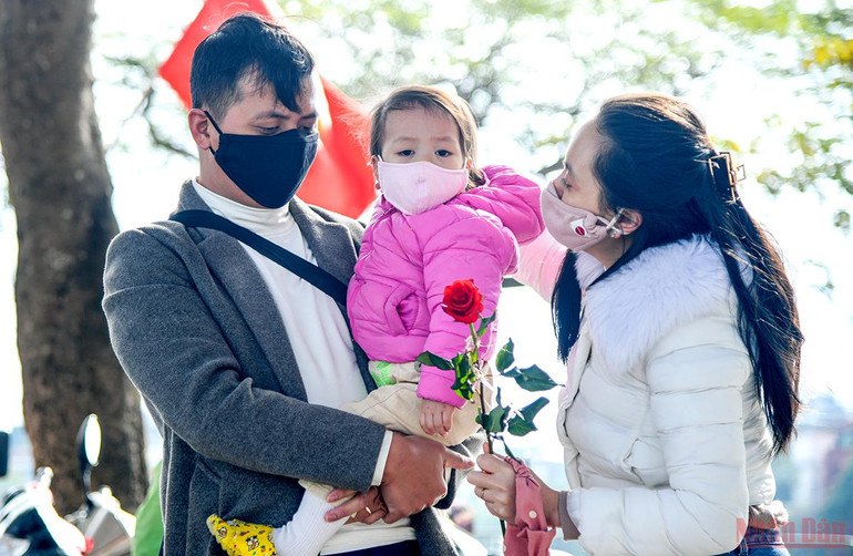 Thị trường quà tặng Valentine 2022: Đa dạng sản phẩm, mua sắm online lên ngôi -0