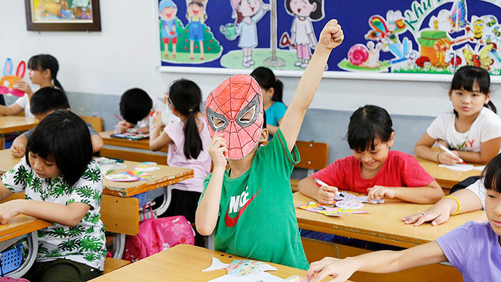 Thay đổi cách tiếp cận kiến thức tạo cảm hứng cho trẻ trong môi trường học tập. Ảnh: MINH LÊ Cần sự quan tâm đúng cách -0
