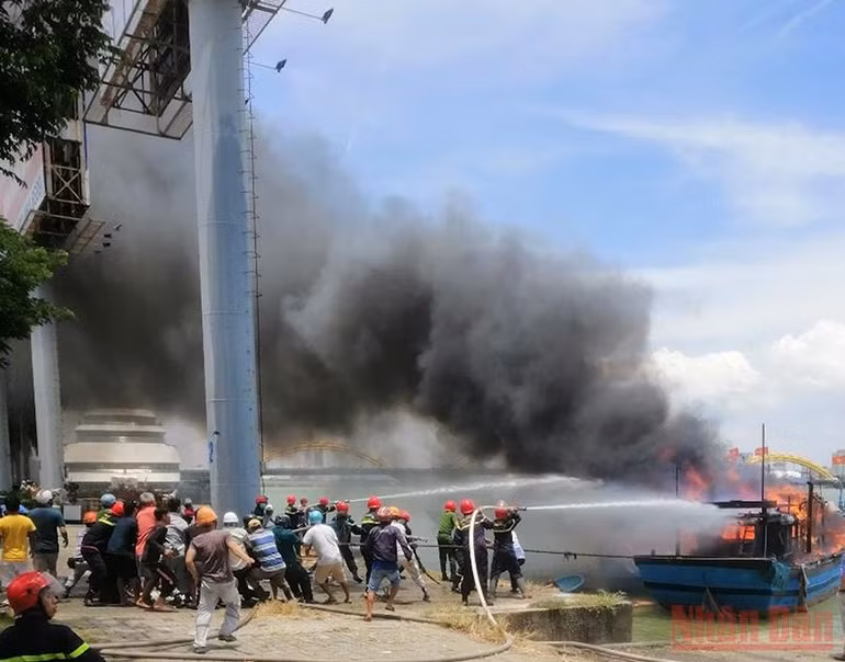 Đà Nẵng khống chế hai vụ cháy giữa trưa nắng gắt -0