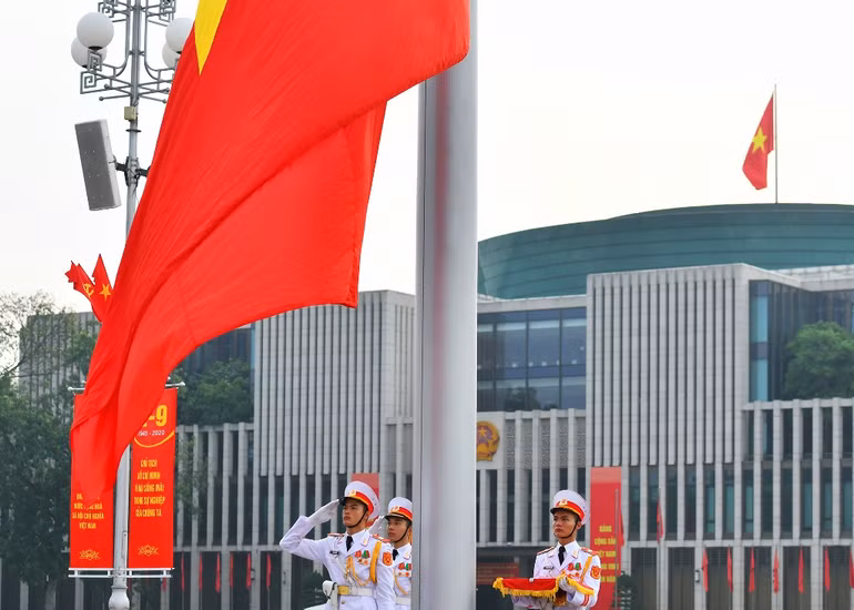 Thiêng liêng nghi lễ thượng cờ tại Quảng trường Ba Đình -0