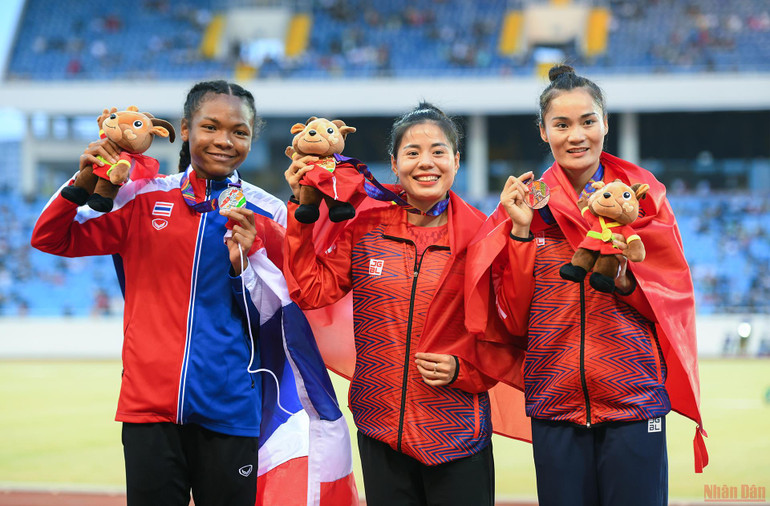Nguyễn Thị Oanh phá kỷ lục SEA Games trong ngày điền kinh liên tiếp “gặt vàng” -0
