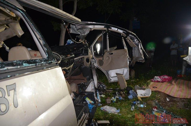 [Cập nhật] Tai nạn giao thông thảm khốc tại Bình Thuận, tám người tử vong -0