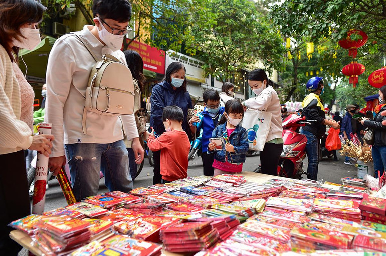 Hà Nội “thay áo mới” rực rỡ đón Xuân Nhâm Dần 2022 -0