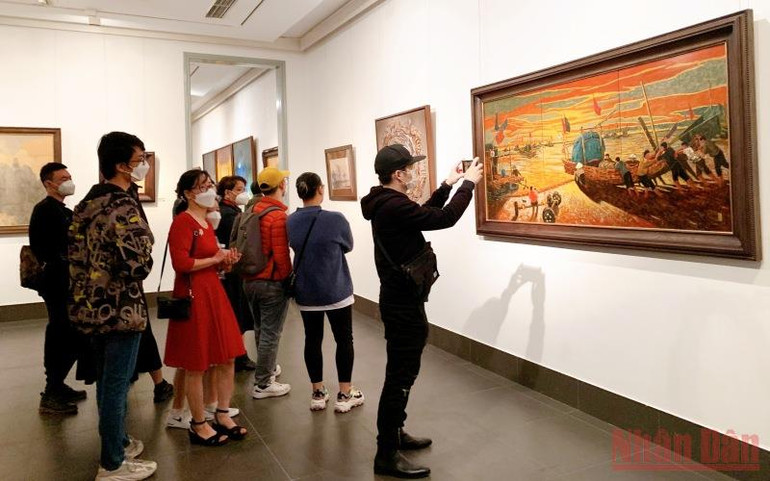 Nhóm họa sĩ Anh Em ra mắt triển lãm mỹ thuật -0