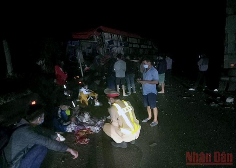 Tai nạn giao thông nghiêm trọng trên Quốc lộ 2 khiến 1 người tử vong -0